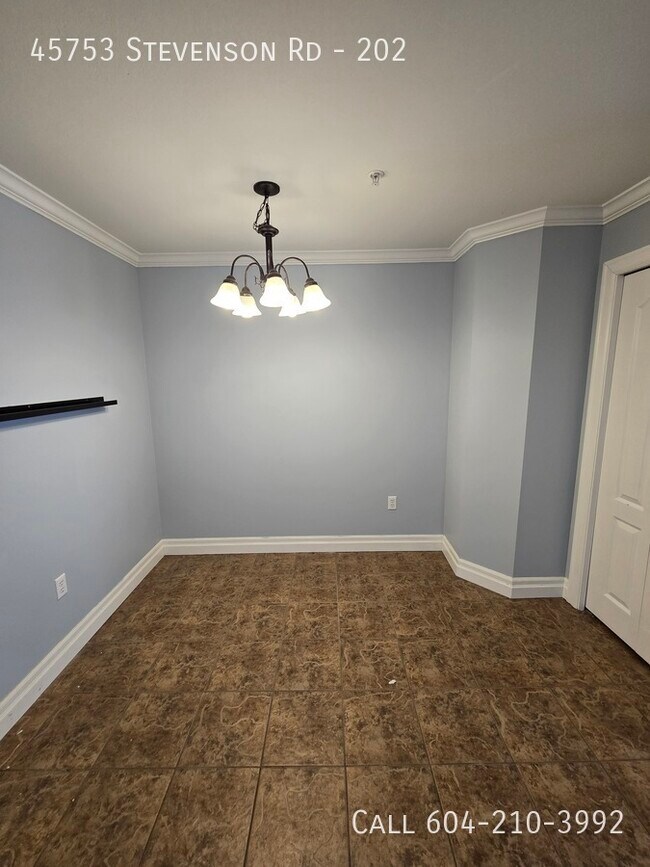 Photo du bâtiment - Centrally Located Condo in Sardis