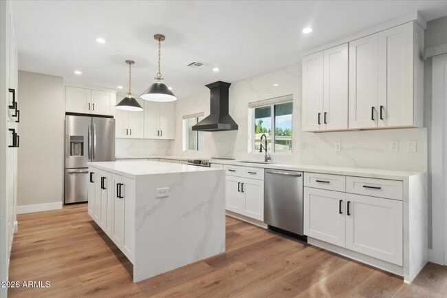 Foto del edificio - 8882 N 82nd Ln