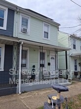 Building Photo - 916 High St