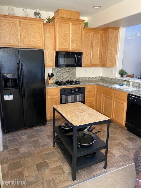 Building Photo - 2 br, 2.5 bath Townhome - 10910 Tower Park Dr