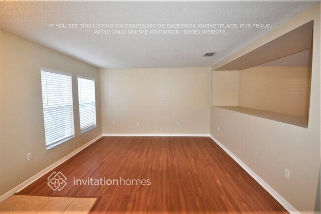 Foto del edificio - 6954 Lake Eaglebrooke Dr