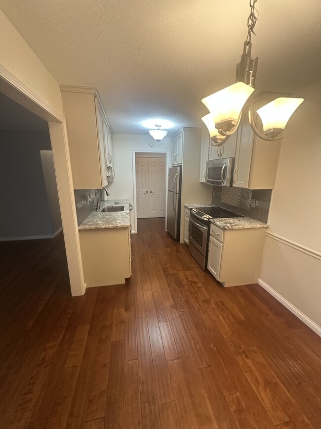 Building Photo - 4380 Brookside Ct