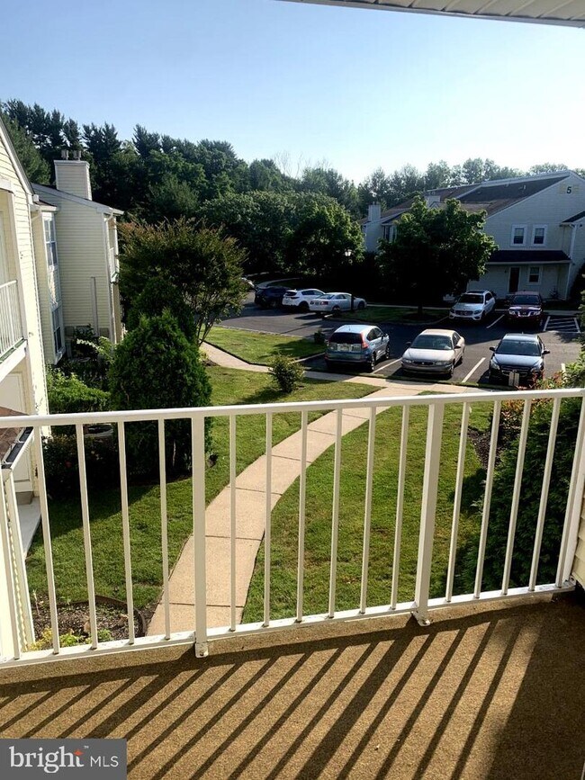 304 Gravel Hill Station Unit 304, Southampton, PA 18966 Room for Rent