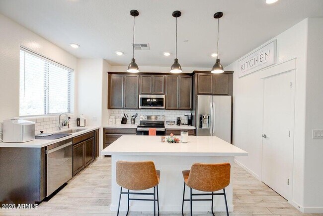 Foto del edificio - 300 N Gila Springs Blvd