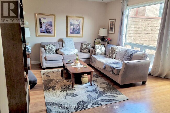 Photo du bâtiment - 470-470 Southdale Rd E