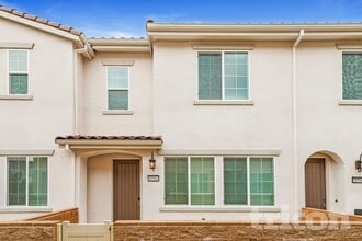 Building Photo - 10564 Vina Ct