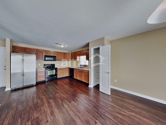 Building Photo - 977 Dorothy Dr