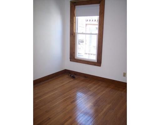 Foto del edificio - 51 Wardwell Ave