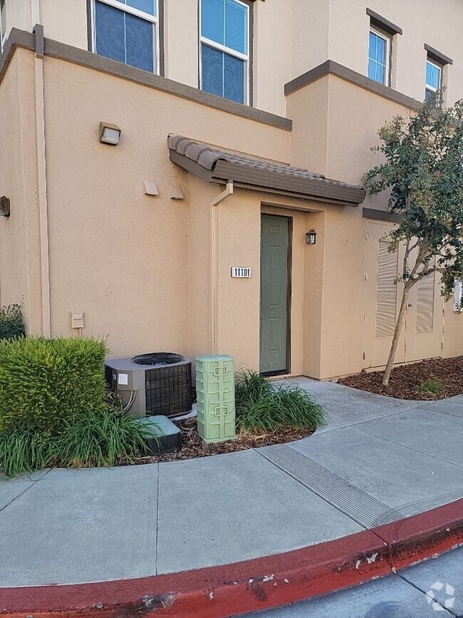 Building Photo - 50 Regency Park Cir