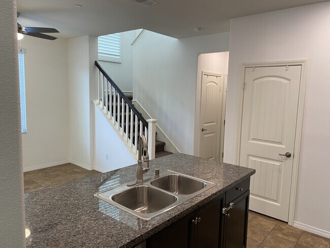 Foto del edificio - 28754 Calle de la Paz Dr