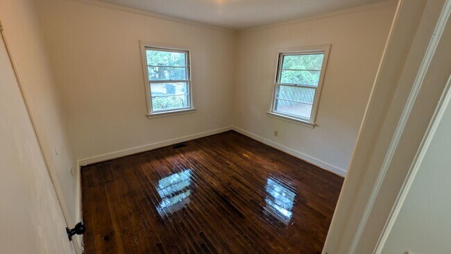 Foto del edificio - 1504 Hyman Ave