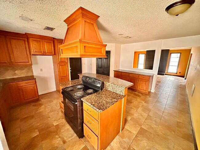 Foto del edificio - 2215 Gontier Dr