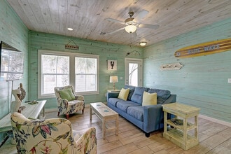 Building Photo - 1617 S Station St