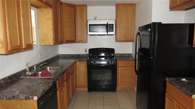 Building Photo - 637 Scotland Dr