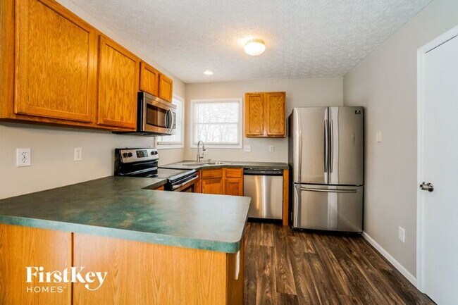 Foto del edificio - 2775 Cross Creek Ave
