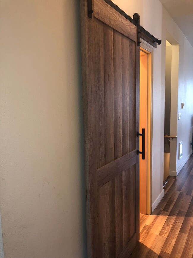 Building Photo - 2bd/2.5ba Duvall House