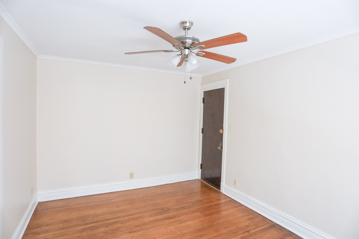 Primary Photo - 2617 W Gunnison St