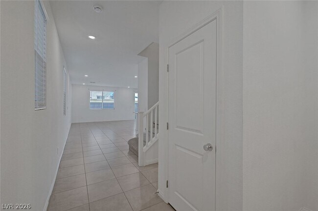 Foto del edificio - 8454 Vacarez Dr