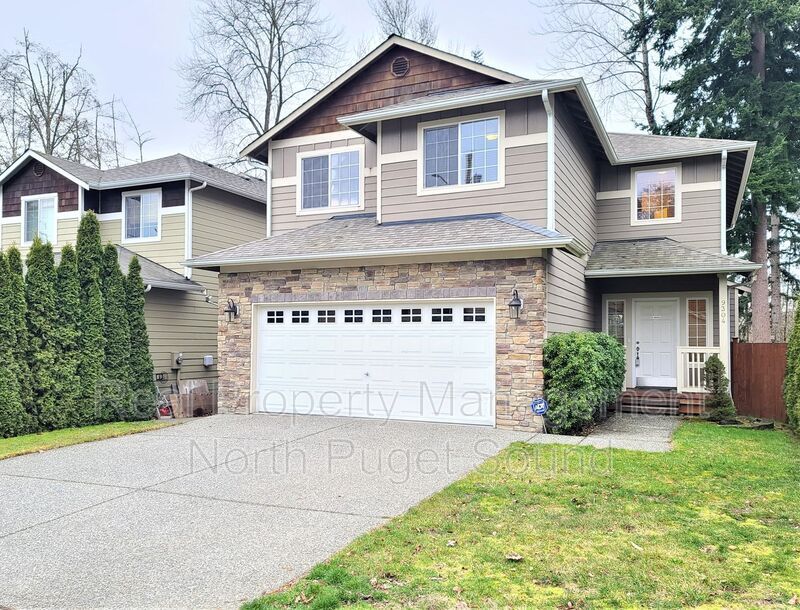 Foto principal - 9304 18th Ave W