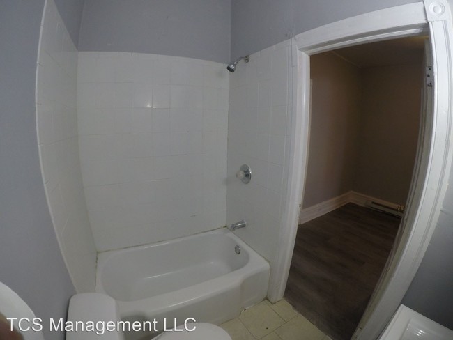 Building Photo - 1226 E Chelten Ave
