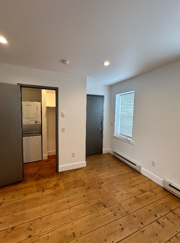 233 1st St Unit 1st FL, Newburgh, NY 12550 Room for Rent in Newburgh, NY
