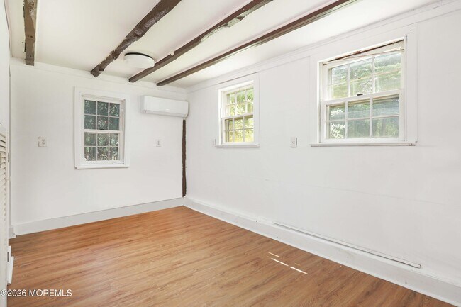 Foto del edificio - 89 Middletown Rd
