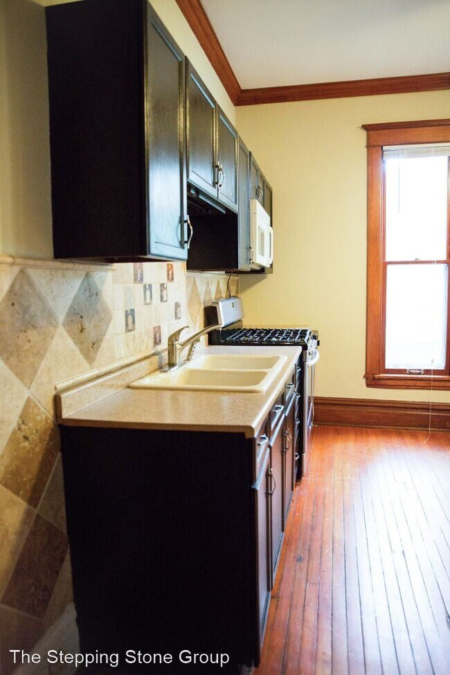 Building Photo - 3 br, 2 bath Condo - 3021 Knox Ave South 3...