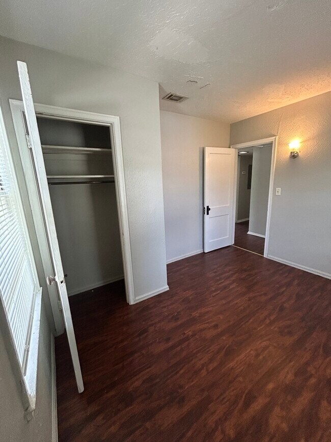 Foto del edificio - 8145 Marion Cir