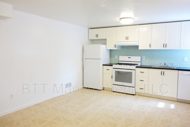 Photo - 8309 Greenwood Ave Apartment