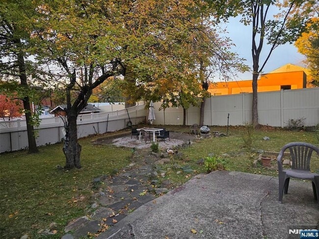 Building Photo - 27 West End Ave