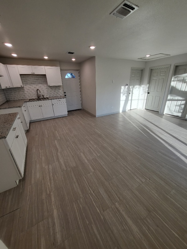 Photo - 2417 Castroville Rd (San Antonio, TX) Apartment