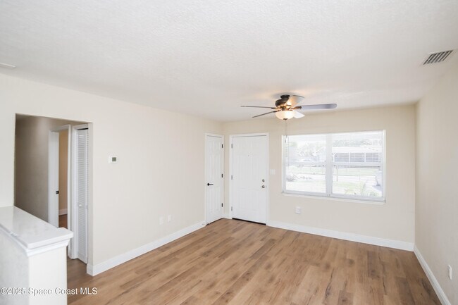 Foto del edificio - 1286 Hollywood Dr