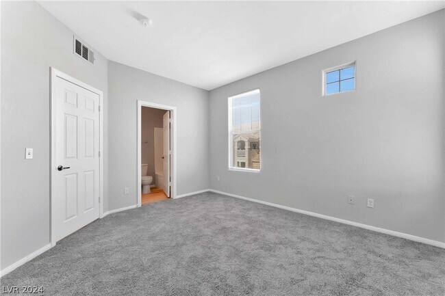 Building Photo - 5855 Valley Dr