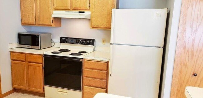 Kitchen - 1969 N Ruby Ct