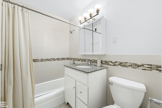 Building Photo - 1 Bed + Office/Den