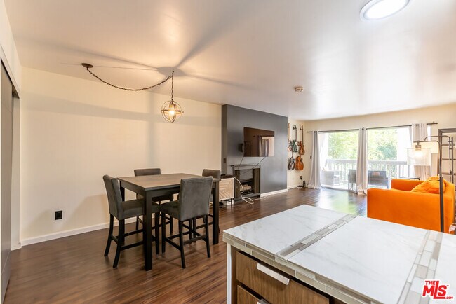 Foto del edificio - 5213 Raintree Cir