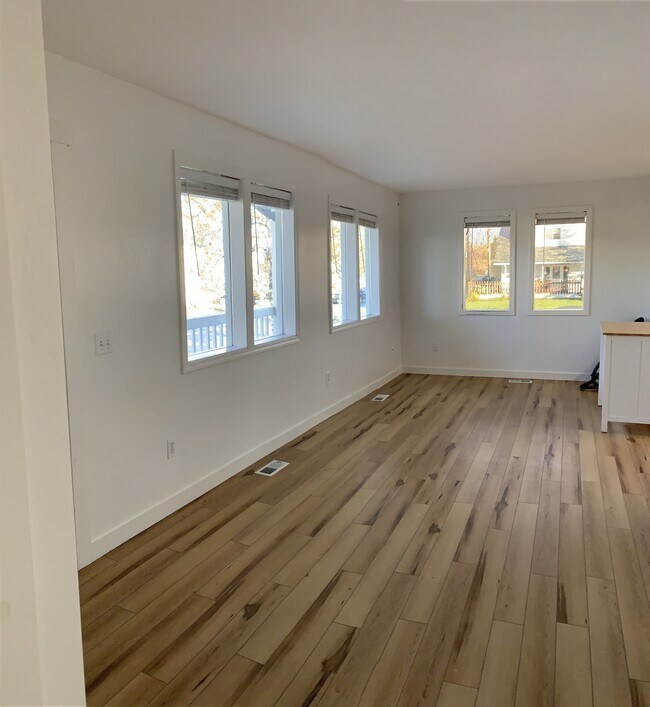 Foto del edificio - 126 E Susitna Ave
