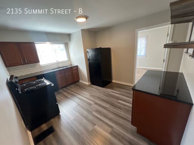 Foto del edificio - 2135 Summit St