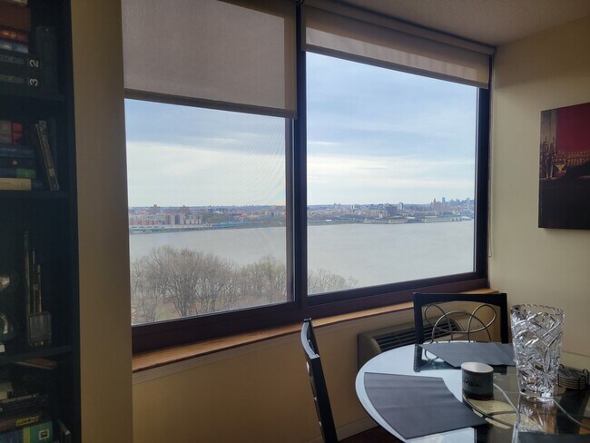Foto del edificio - 100 Old Palisade Rd