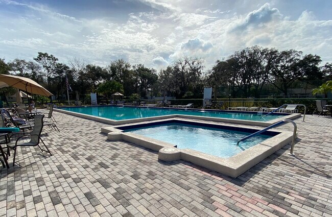 Foto del edificio - 12135 Fox Chase Dr