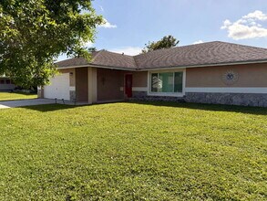 Building Photo - 147 Sunflower Cir
