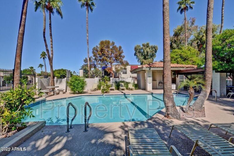 Foto principal - 8453 S 48th St