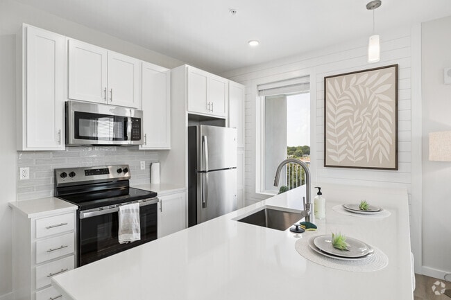 Interior Photo - 200 Main