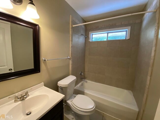 Foto del edificio - 100 Chalfont Dr