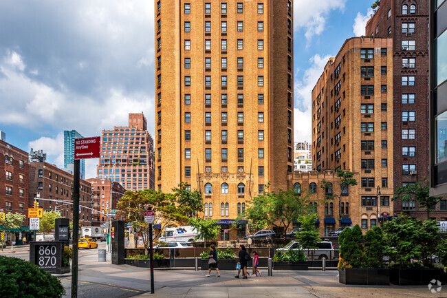 Foto del edificio - Silver Suites Residences at Beekman Tower