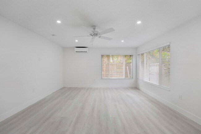 Foto del edificio - 1279 Beach Rd