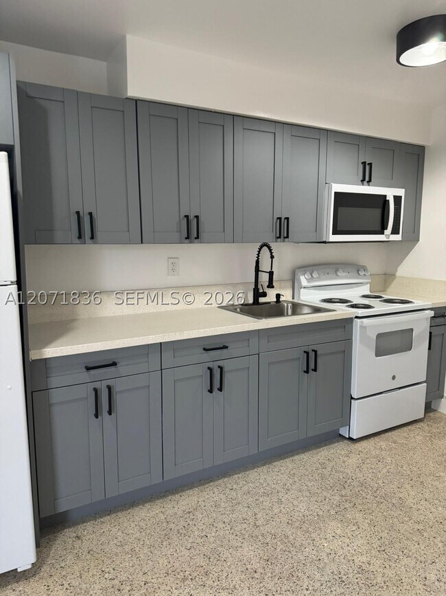 Foto del edificio - 15941 NE 18th Ct