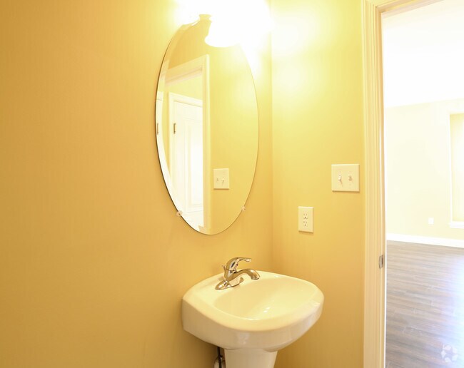 East Hills Townhomes at Bethlehem Apartments Bethlehem, PA