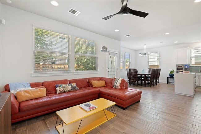 Foto del edificio - 7402 Rook St