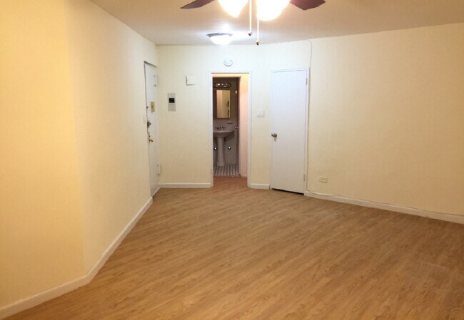 Foto del edificio - 4226 81st St